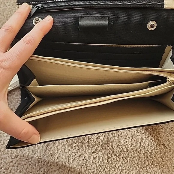 Sherpani Elements Collection Wristlet - Picture 10 of 16